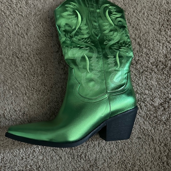 COPY - Green metallic cowboy boots - Amazon - Picture 2 of 3